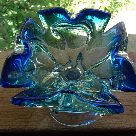Vintage Blue Blown Glass Dish Ashtray - Picture 4 of 13